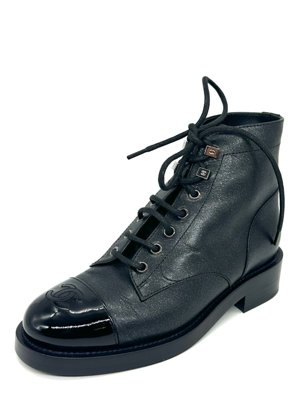 CHANEL 20A Iridescent Leather CC Cap Toe Lace Up Combat Ankle Booties Boots - Picture 3 of 16